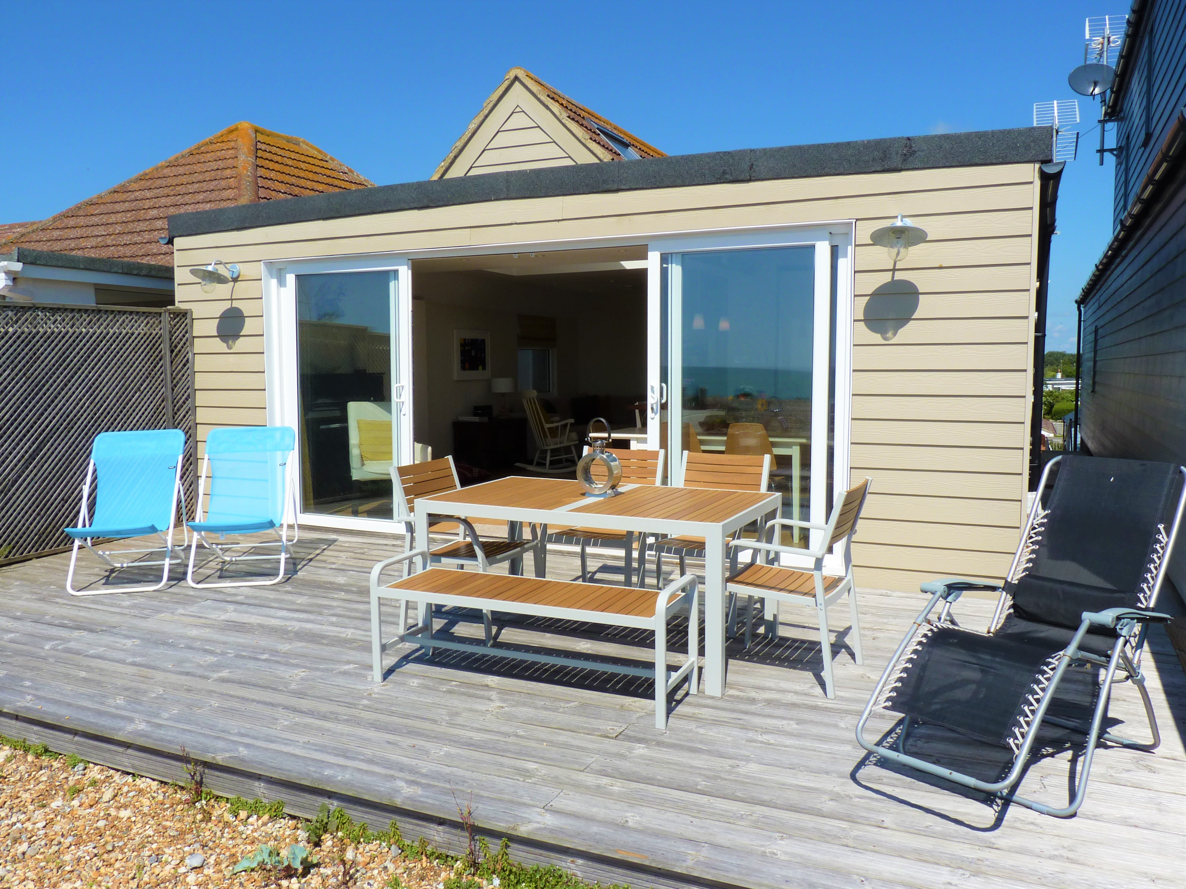 Pevensey Bay Beach Retreat, beautiful home sleeping 8 guests