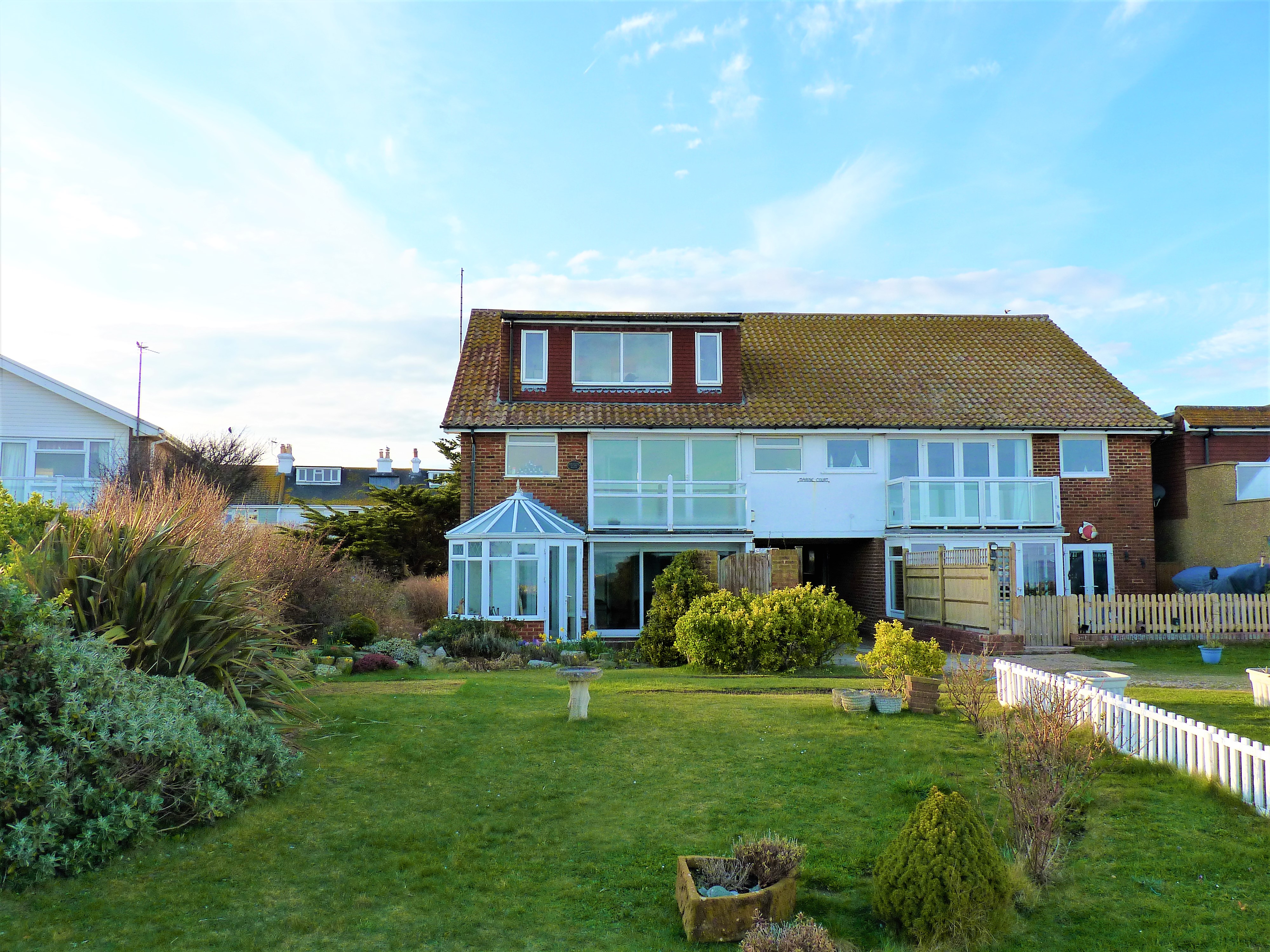Pevensey bay holiday homes for on the beach holidays