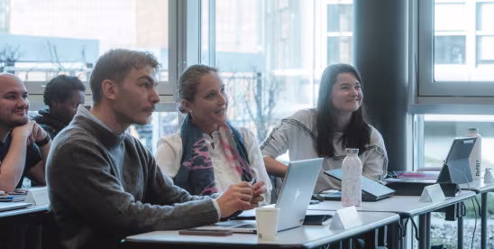 Alignement marketing et vente : comment le management peut-il briser les silos ?