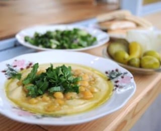 Hummus tour of Old Acre