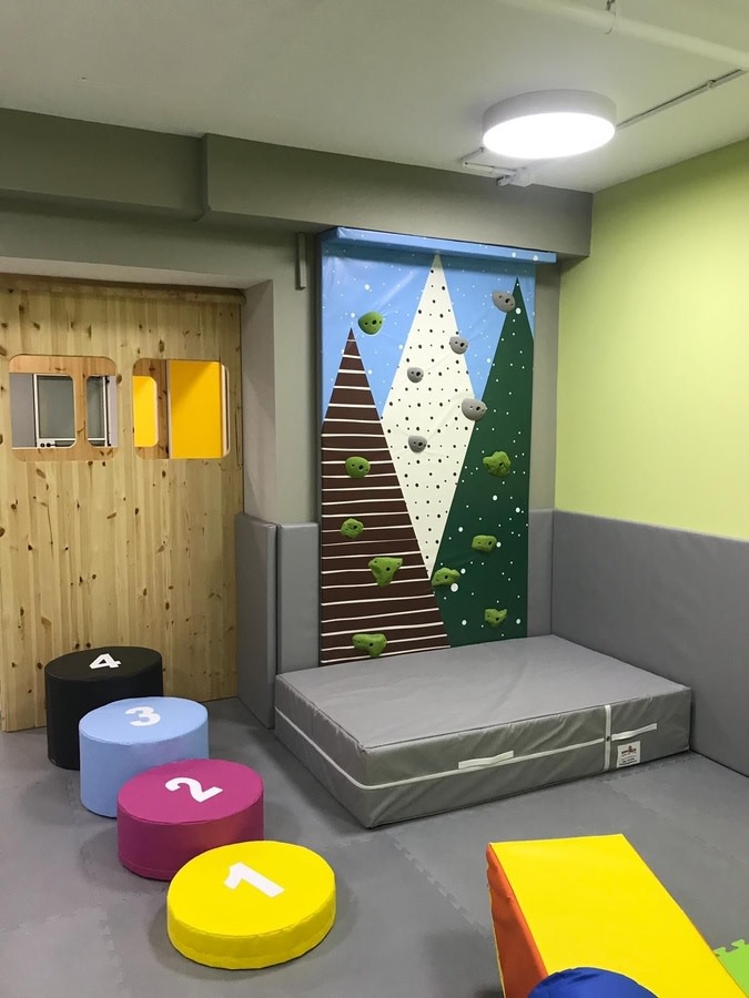 קיר טיפוס דפני