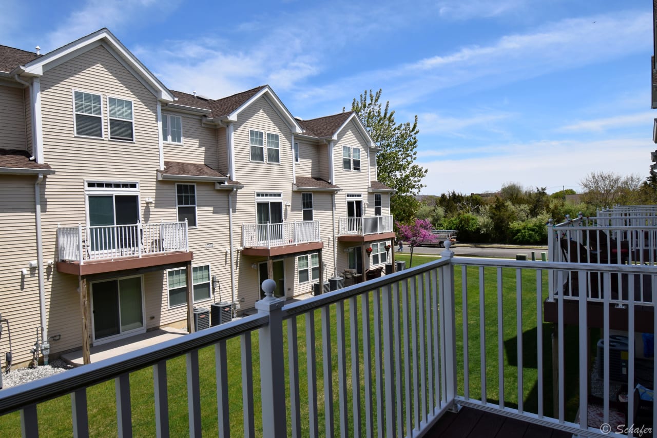 Bayport On Lakes Bay Condominiums For Sale