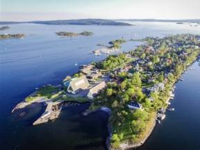 226F4400-9A89-4DA7-BE51-7DF5B62636EA