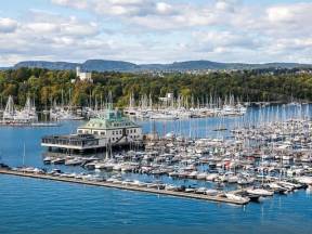 899BA998-F537-4E0A-9444-16A512D52498