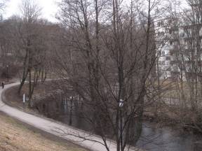 Gårdsbruk, sagbruk, seilduk - og transformasjon