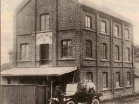 Larvik Mølle gammelt bildet