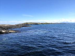 14 Holmen med steinrøysa 1