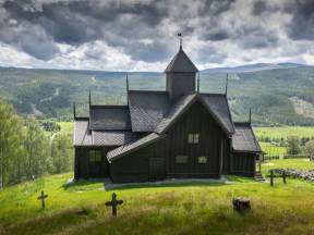 Uvdal stavkirke