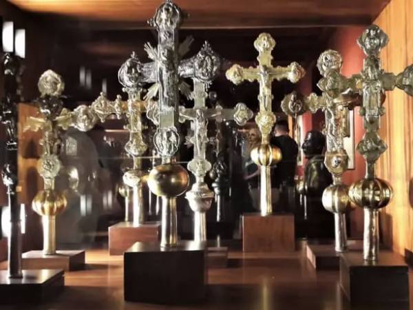 Zlato i srebro zadra