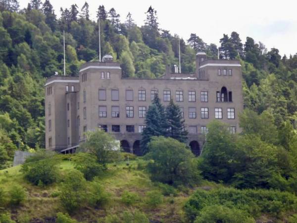 2628B6EB-092D-4E82-9645-F3A698940061