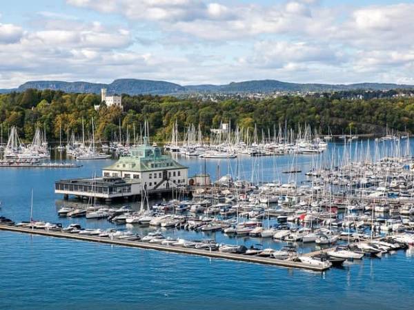 899BA998-F537-4E0A-9444-16A512D52498