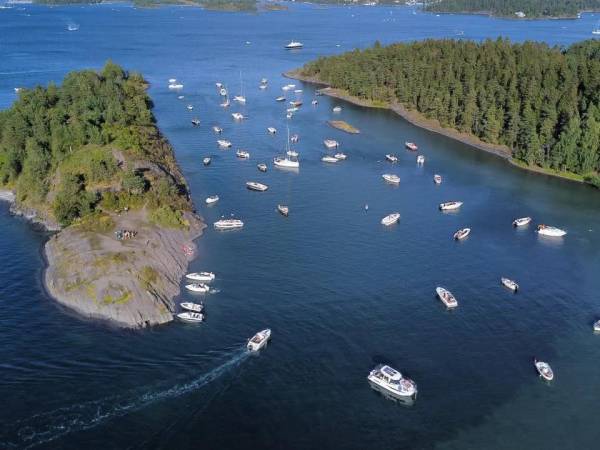 9AE1AAE8-F321-4FD4-A777-62517DE397C4