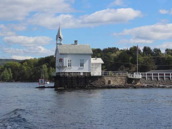 9DD81526-ED8C-4B70-B840-8E79588DAEFC