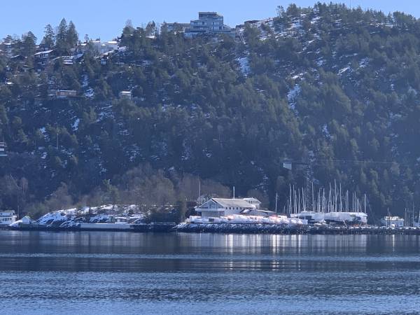 B8B75C82-2058-412A-BA6E-9B113C82D1AE