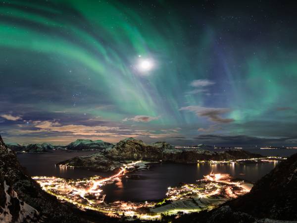 14 Midsund sentrum kveld - Jiri Paur