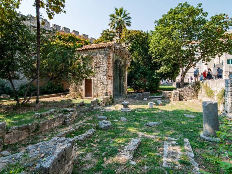 Zlatna vrata (sjeverni ulaz u palaču) 4