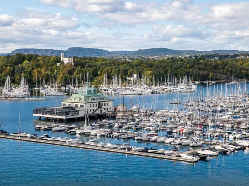 899BA998-F537-4E0A-9444-16A512D52498