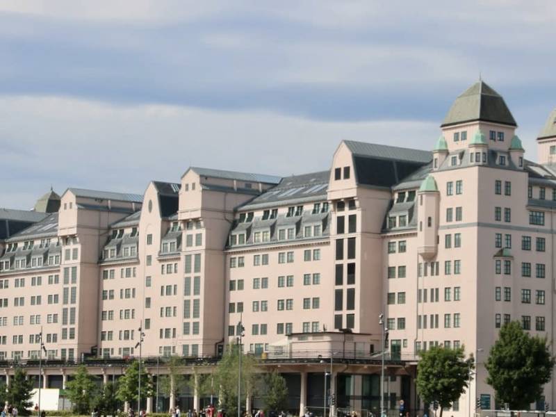 AA3360B6-BE45-4F2D-A06F-4E9EF69EC3AC