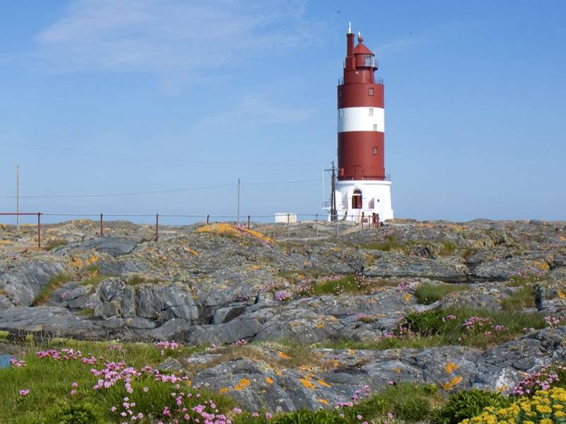 Moloen, dampskipskaia og fyret