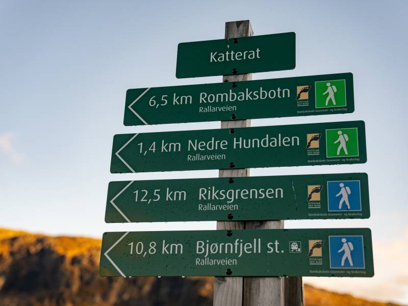 Katterat Stasjon skilt