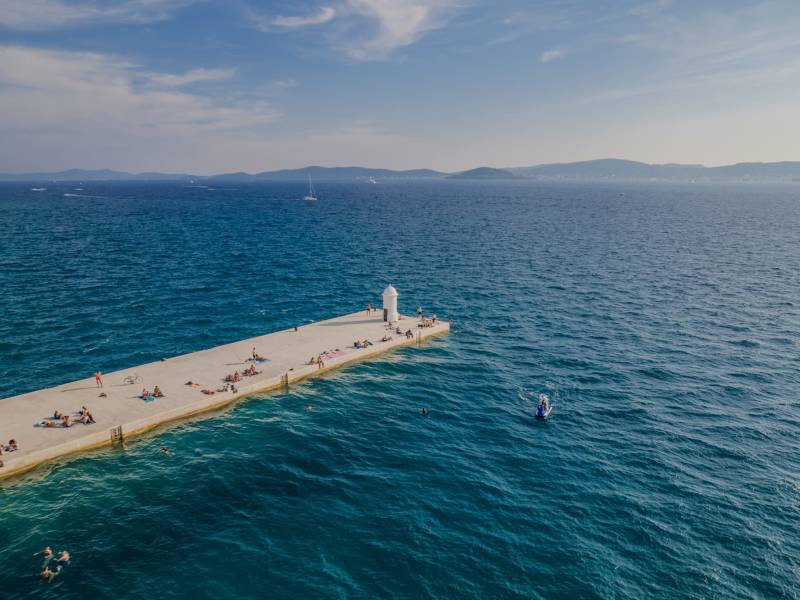 Riva (Obala kralja Petra Krešimira IV.) 2
