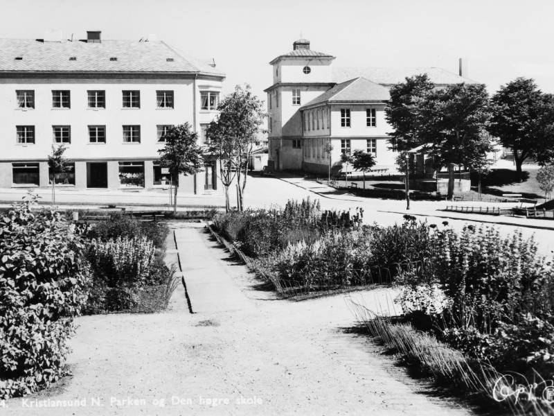 Normoria LUS gammelt sett fra Øverparken