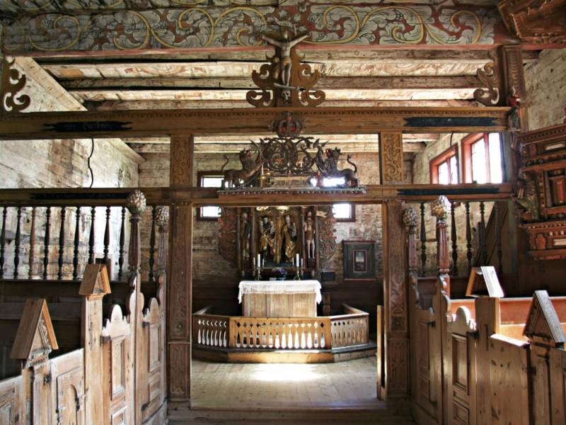 Kvernes stavkirke