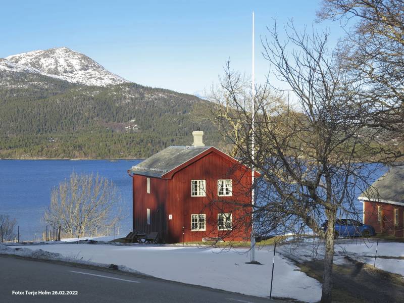 Borgstua mot fjorden med Freikollen bak 2702 2022 TH