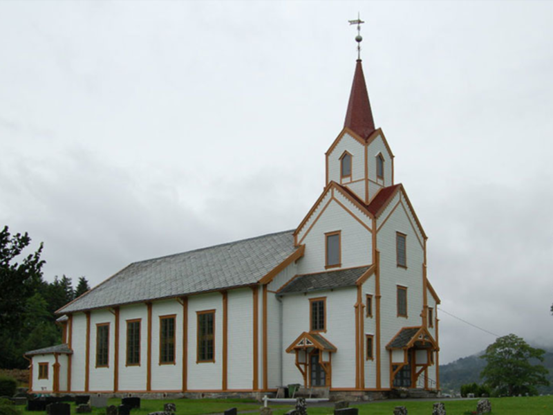 Vestnes Kyrkje