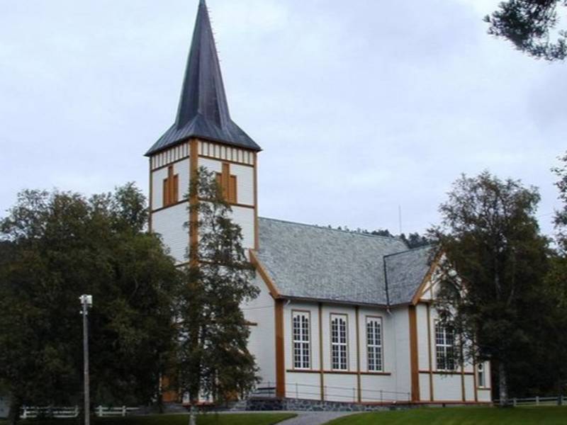 Røvik kirke