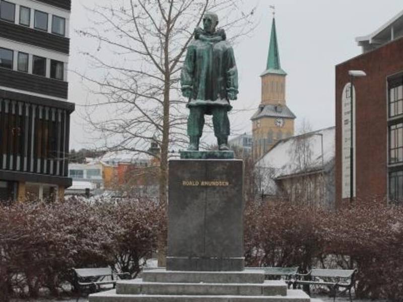 Roald Amundsen Monument