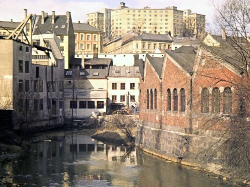 Indigo - fabrikk i elvesvingen