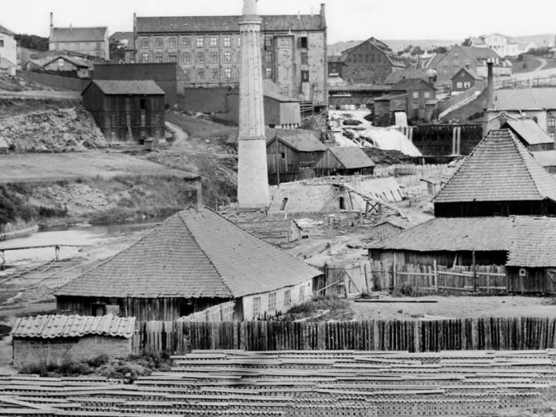 Gårdsbruk, sagbruk, seilduk - og transformasjon