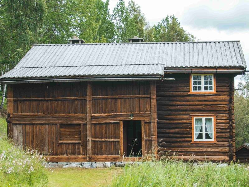 Sommerstugu og Grønneflåtastugu