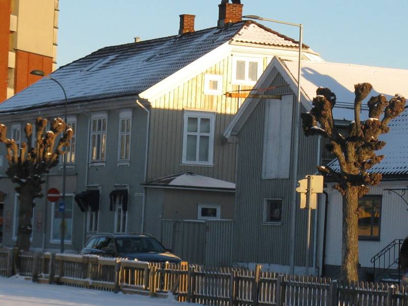 Torstrand torg bygning bak Kiwiblokka