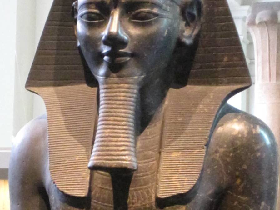 Colossal_Amenhotep_III_British_Museum