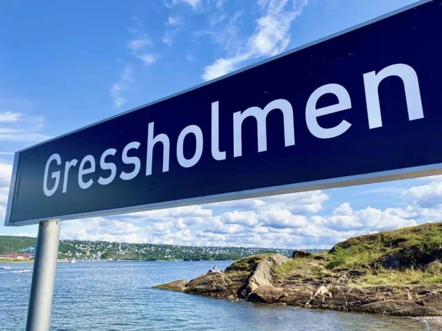 84C73A62-37A4-4DAA-B456-680FF7927988