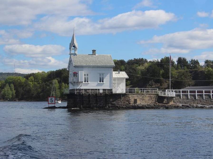 9DD81526-ED8C-4B70-B840-8E79588DAEFC