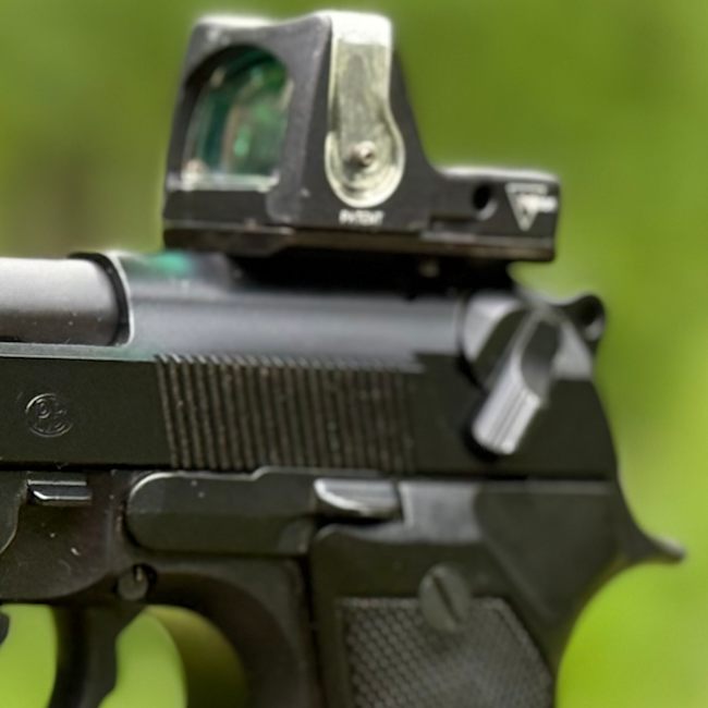 Expert review of Trijicon RMR® Footprint pistol mount Beretta 92/96 ...