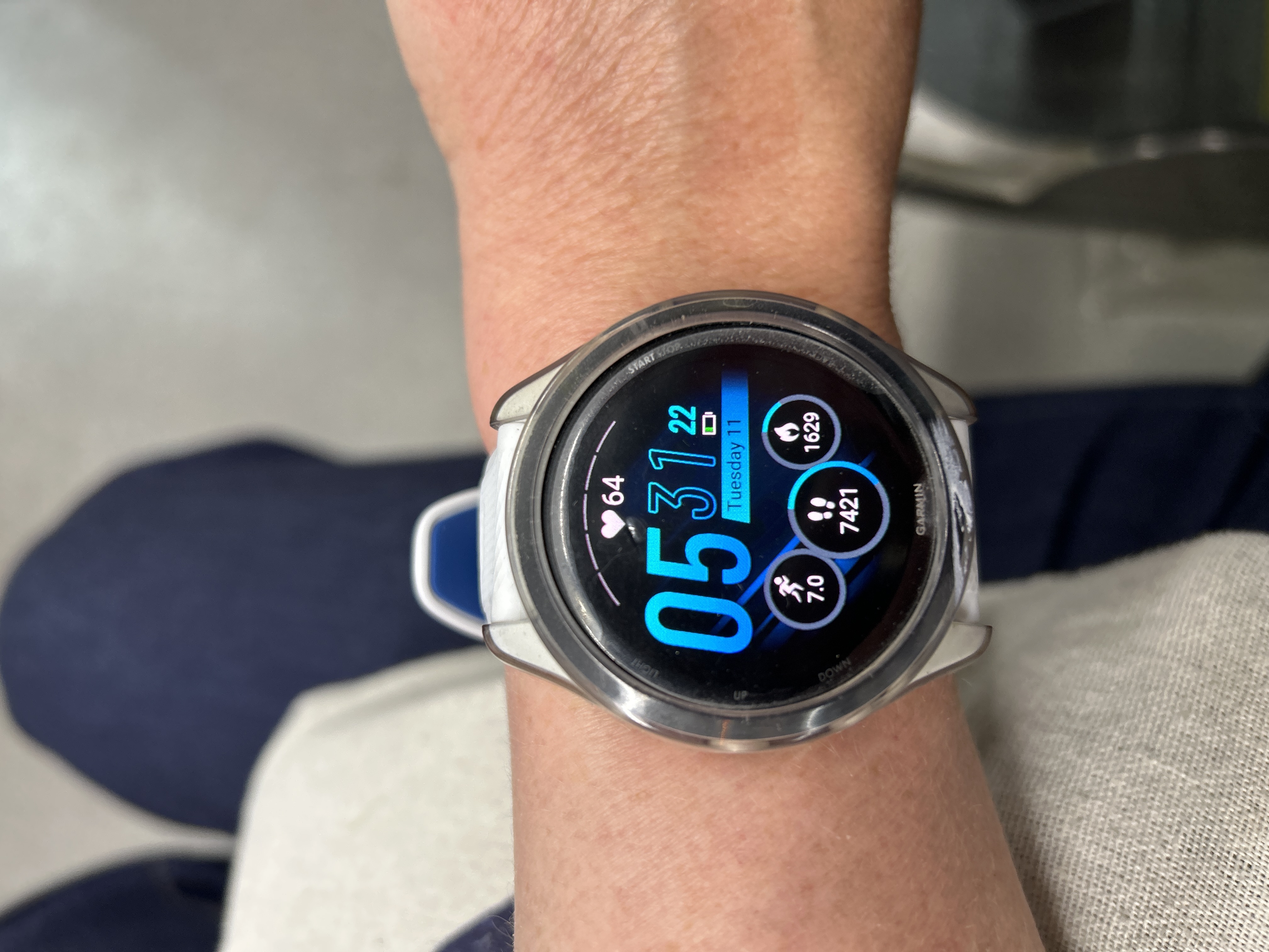 Expert review of Garmin Forerunner® 265 Whitestone with Tidal Blue