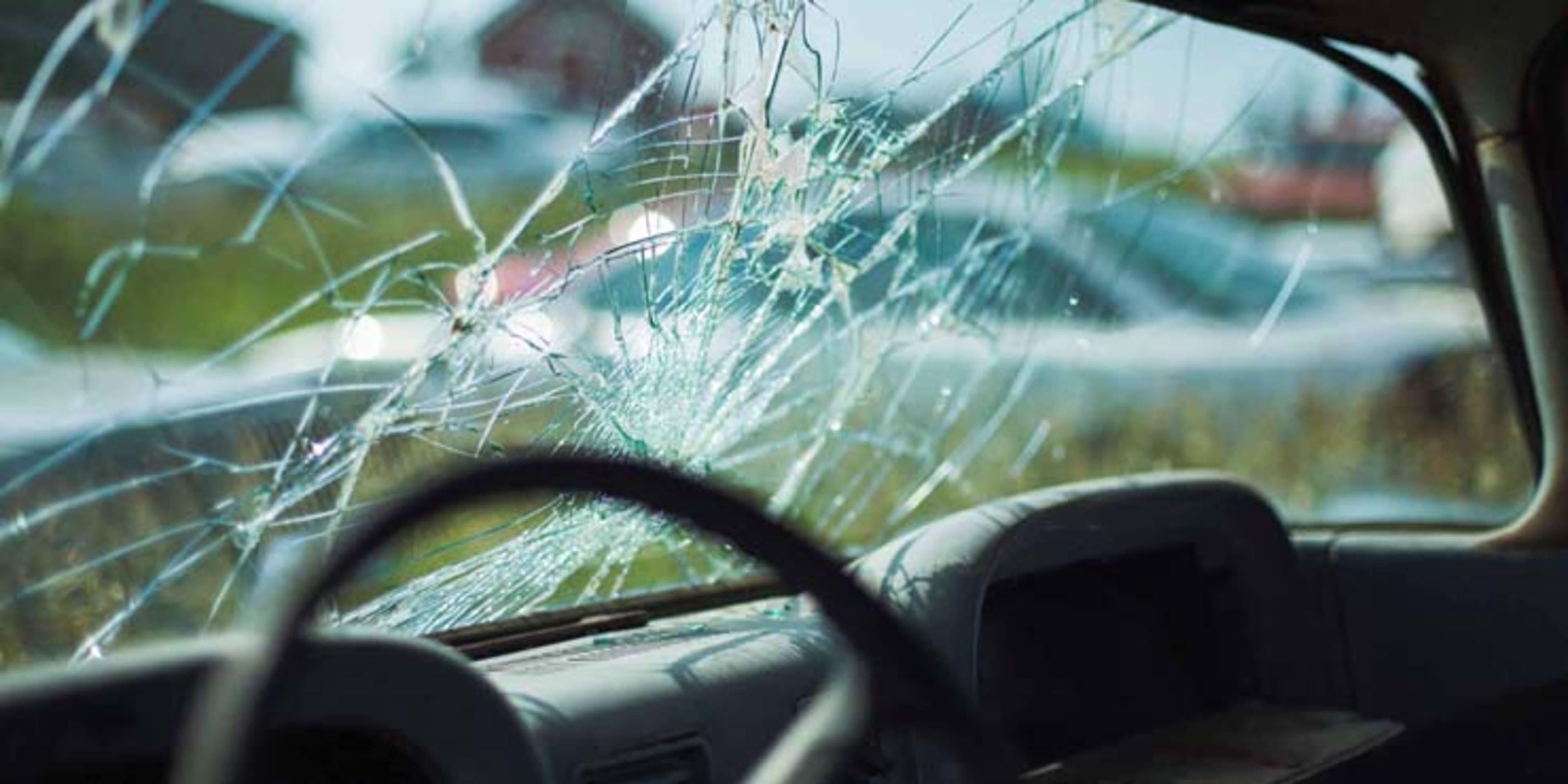 Auto Glass Repair Shops background