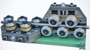 Enderezador de alambre para alambres redondos macizos, cables y tubos