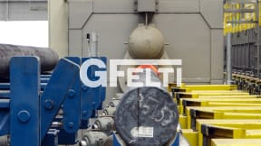 Roller hearth furnace for heat treatment