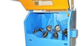 Mechanical descaling machine for wire: brush descaler