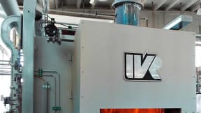 Continuous mesh belt furnaces for heat treatment