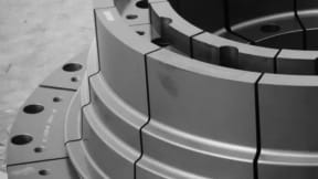 Rulli, stampi imbutitori e settori di calibratura per cerchioni