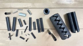 Copiglie, spine elastiche e spine elastiche a spirale per l'automotive