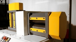Wire pointing machines with shear and grinder