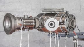 Teste di estrusione termoplastiche con centratura manuale fronte/retro