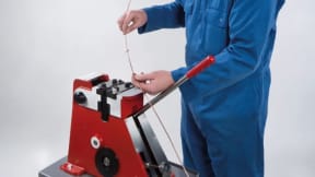 Manual cold pressure welder for non-ferrous wire and strip